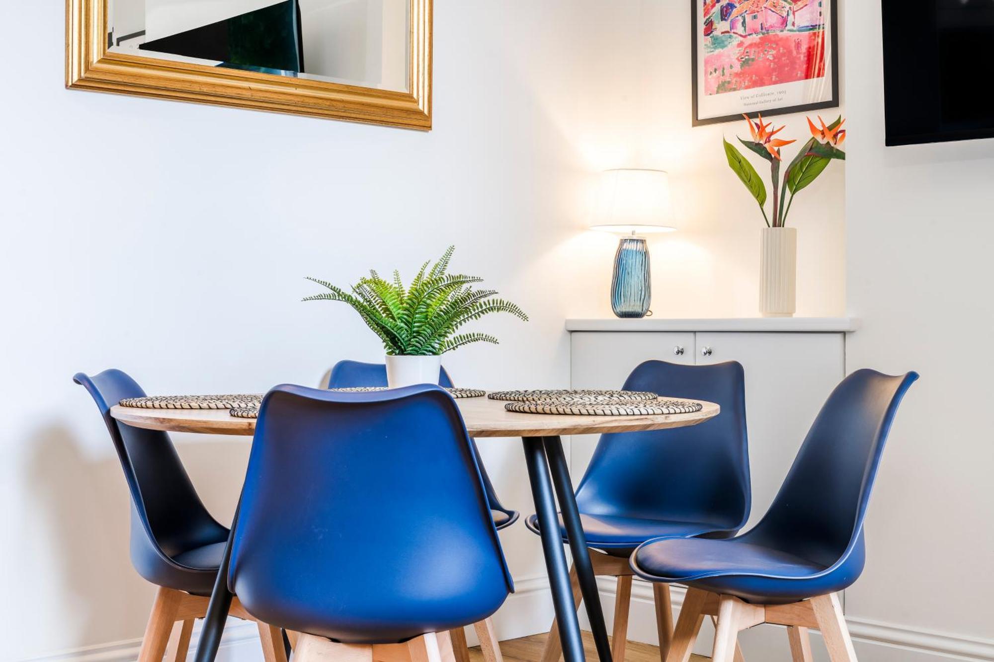 Cozy 2 Bedroom Apartment In Sutton Саттон Екстер'єр фото